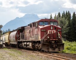 Rail Workers Return to Work After Binding Arbitration Ruling